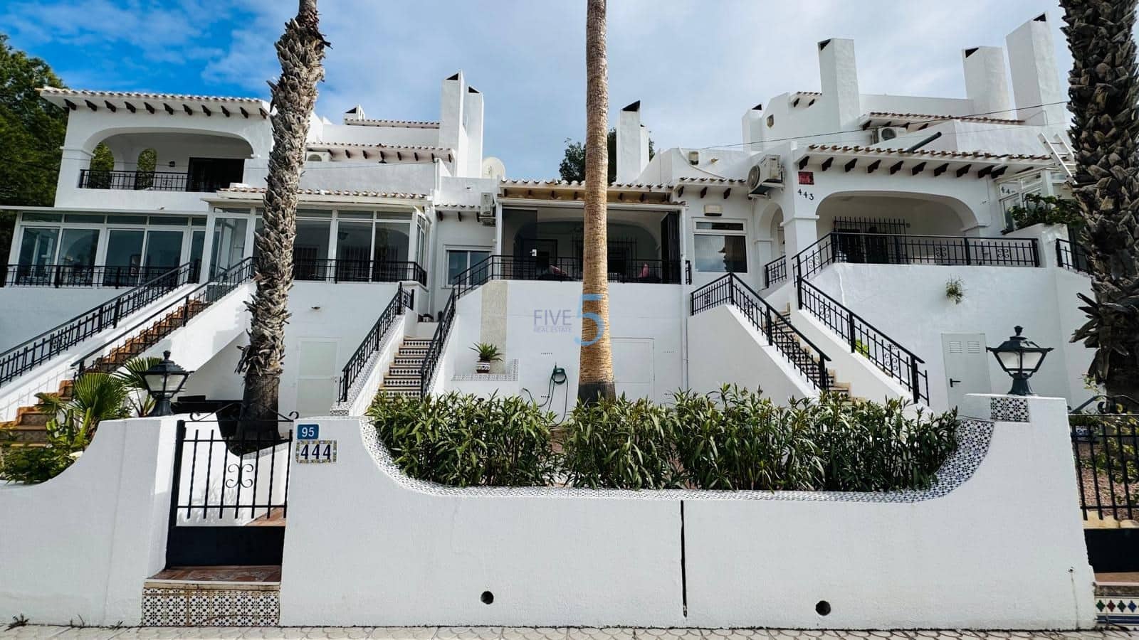 Casa de 3 habitaciones en Villamartin en venta con piscina - 299.900 € (Ref: 9542782)