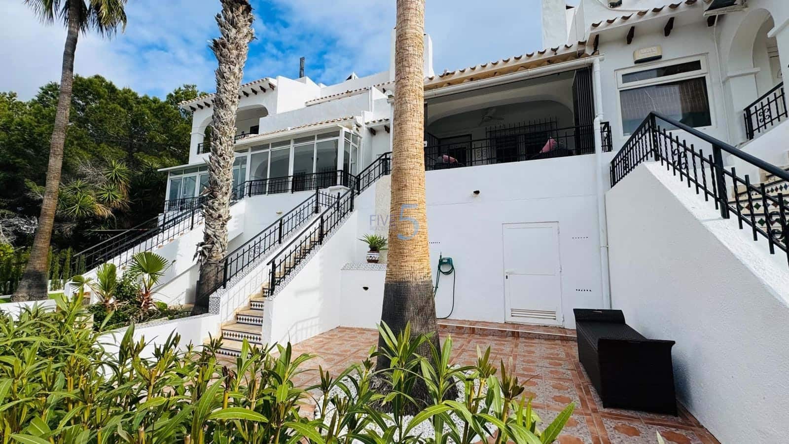 Casa de 3 habitaciones en Villamartin en venta con piscina - 299.900 € (Ref: 9542782)