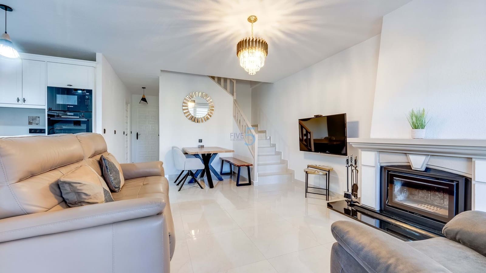 3 bedroom Townhouse for sale in Villamartin with pool - € 299,900 (Ref: 9542782)