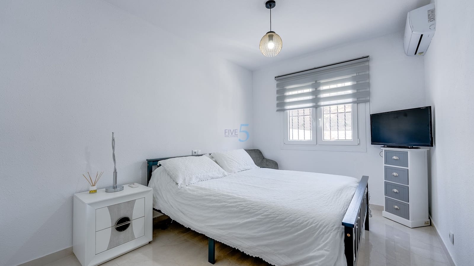 3 bedroom Townhouse for sale in Villamartin with pool - € 299,900 (Ref: 9542782)