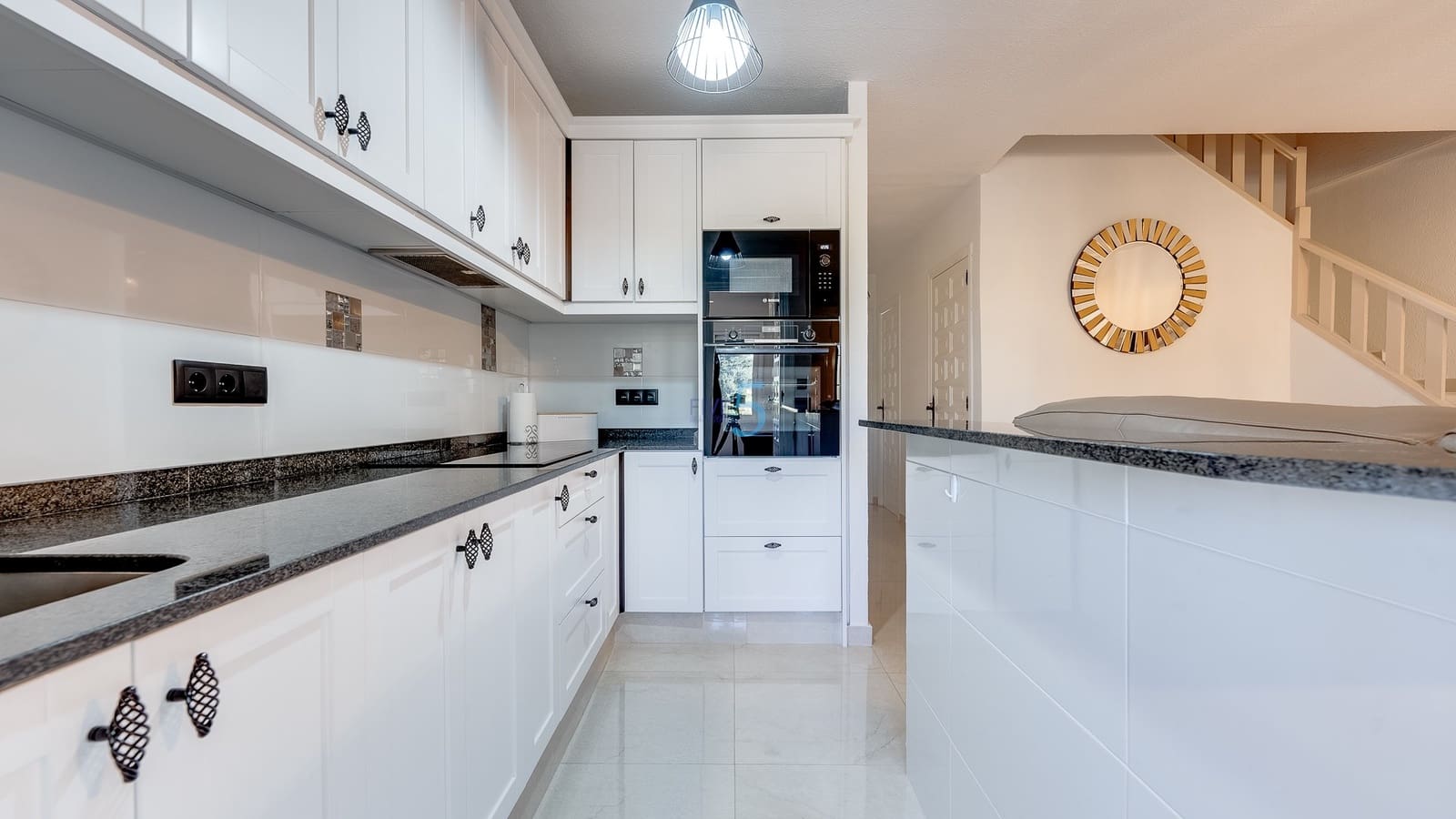 3 bedroom Townhouse for sale in Villamartin with pool - € 299,900 (Ref: 9542782)