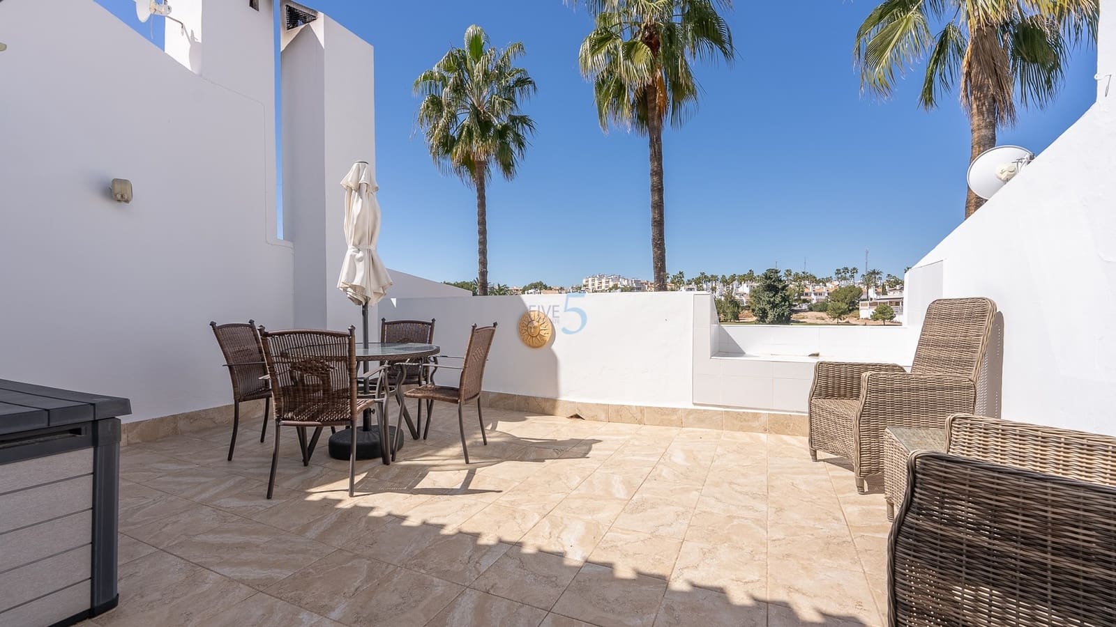 3 bedroom Townhouse for sale in Villamartin with pool - € 299,900 (Ref: 9542782)