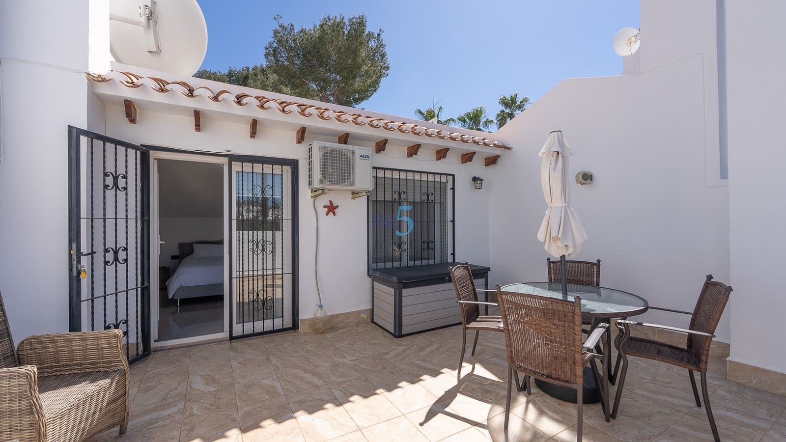 3 bedroom Townhouse for sale in Villamartin with pool - € 299,900 (Ref: 9542782)