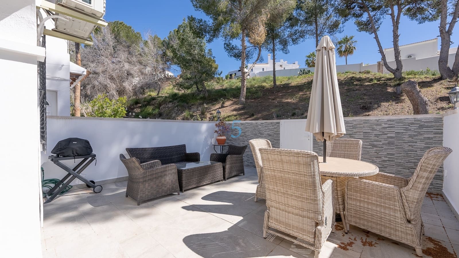 3 bedroom Townhouse for sale in Villamartin with pool - € 299,900 (Ref: 9542782)