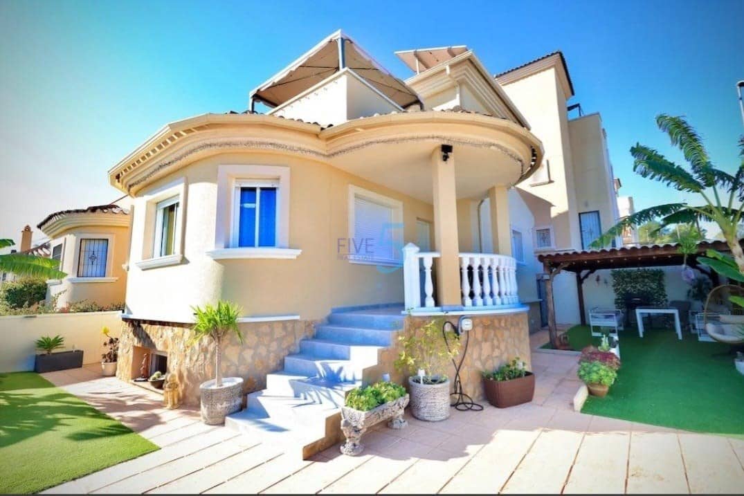 4 makuuhuone Huvila myytävänä paikassa San Miguel de Salinas mukana uima-altaan - 300 000 € (Ref: 9550153)