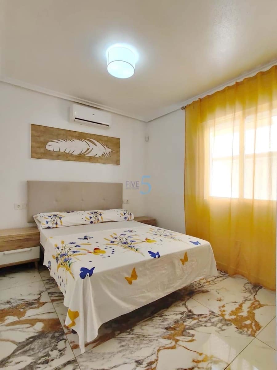 4 makuuhuone Huvila myytävänä paikassa San Miguel de Salinas mukana uima-altaan - 300 000 € (Ref: 9550153)