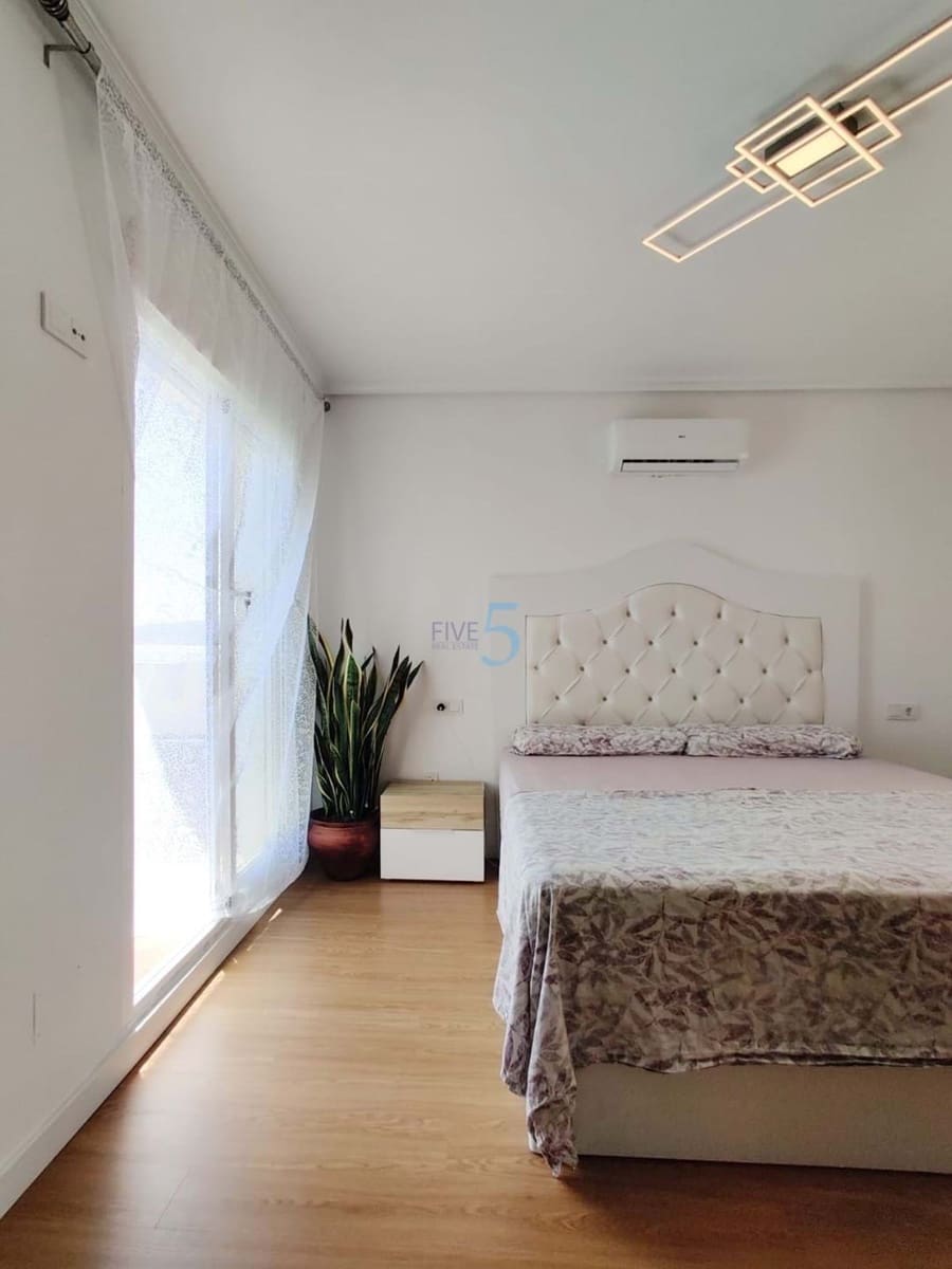 4 makuuhuone Huvila myytävänä paikassa San Miguel de Salinas mukana uima-altaan - 300 000 € (Ref: 9550153)