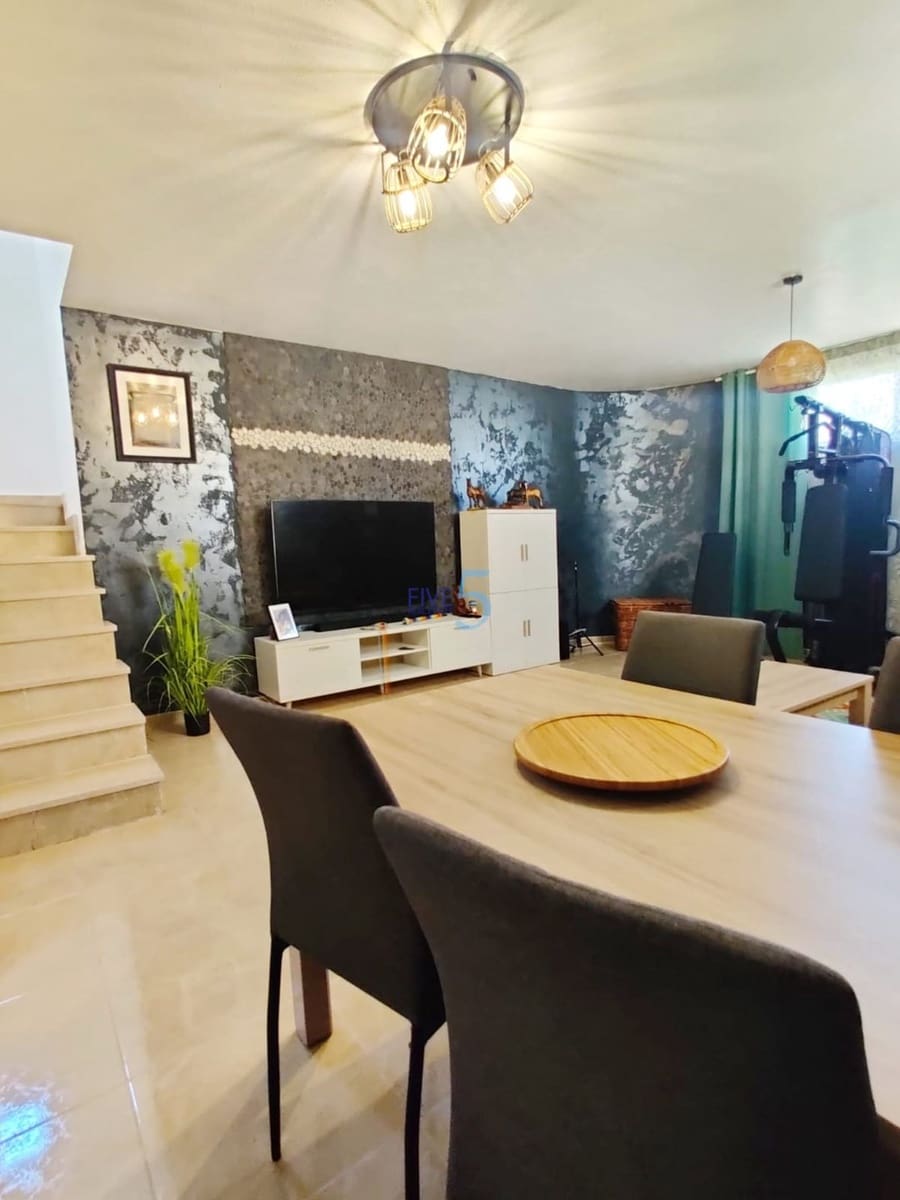 4 makuuhuone Huvila myytävänä paikassa San Miguel de Salinas mukana uima-altaan - 300 000 € (Ref: 9550153)