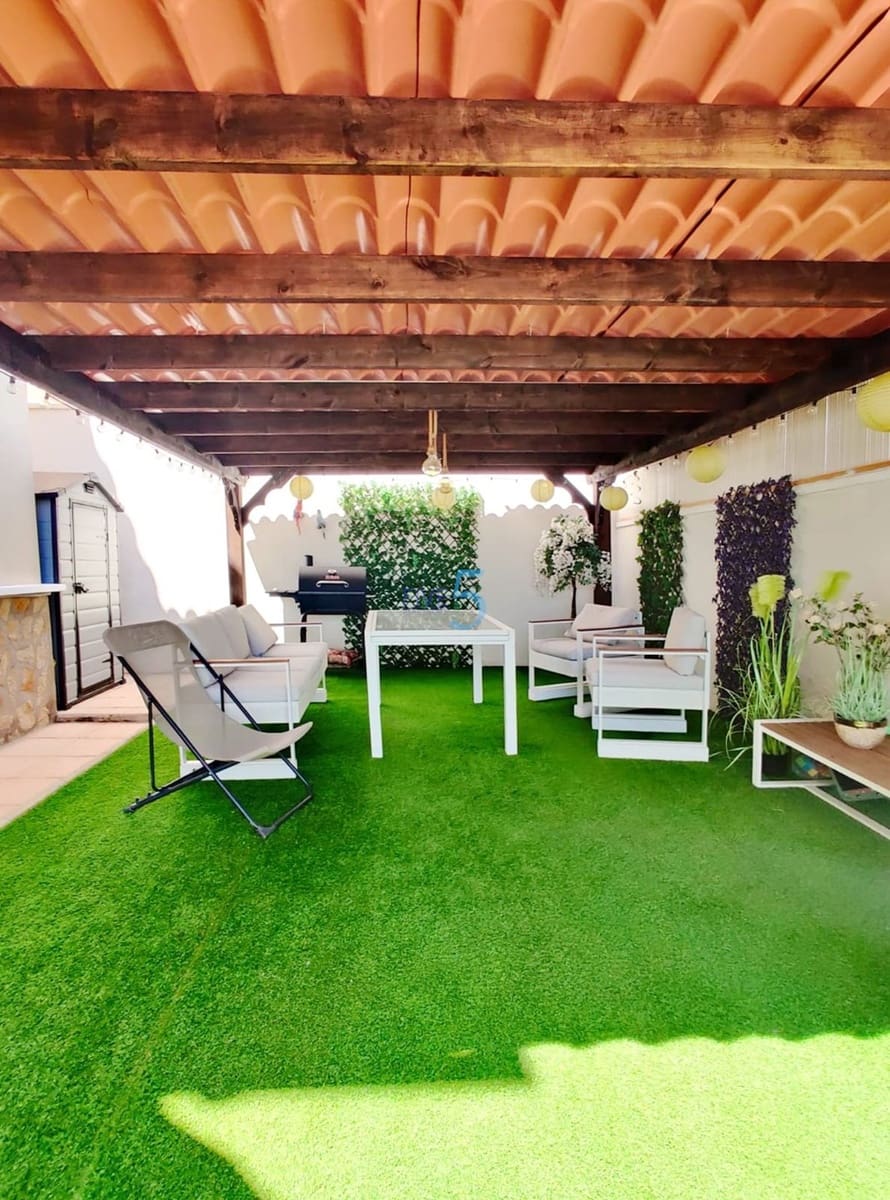 4 makuuhuone Huvila myytävänä paikassa San Miguel de Salinas mukana uima-altaan - 300 000 € (Ref: 9550153)