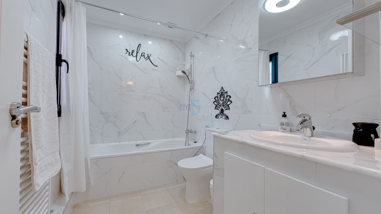 2 bedroom Apartment for sale in Villamartin with pool garage - € 255,000 (Ref: 9552661)