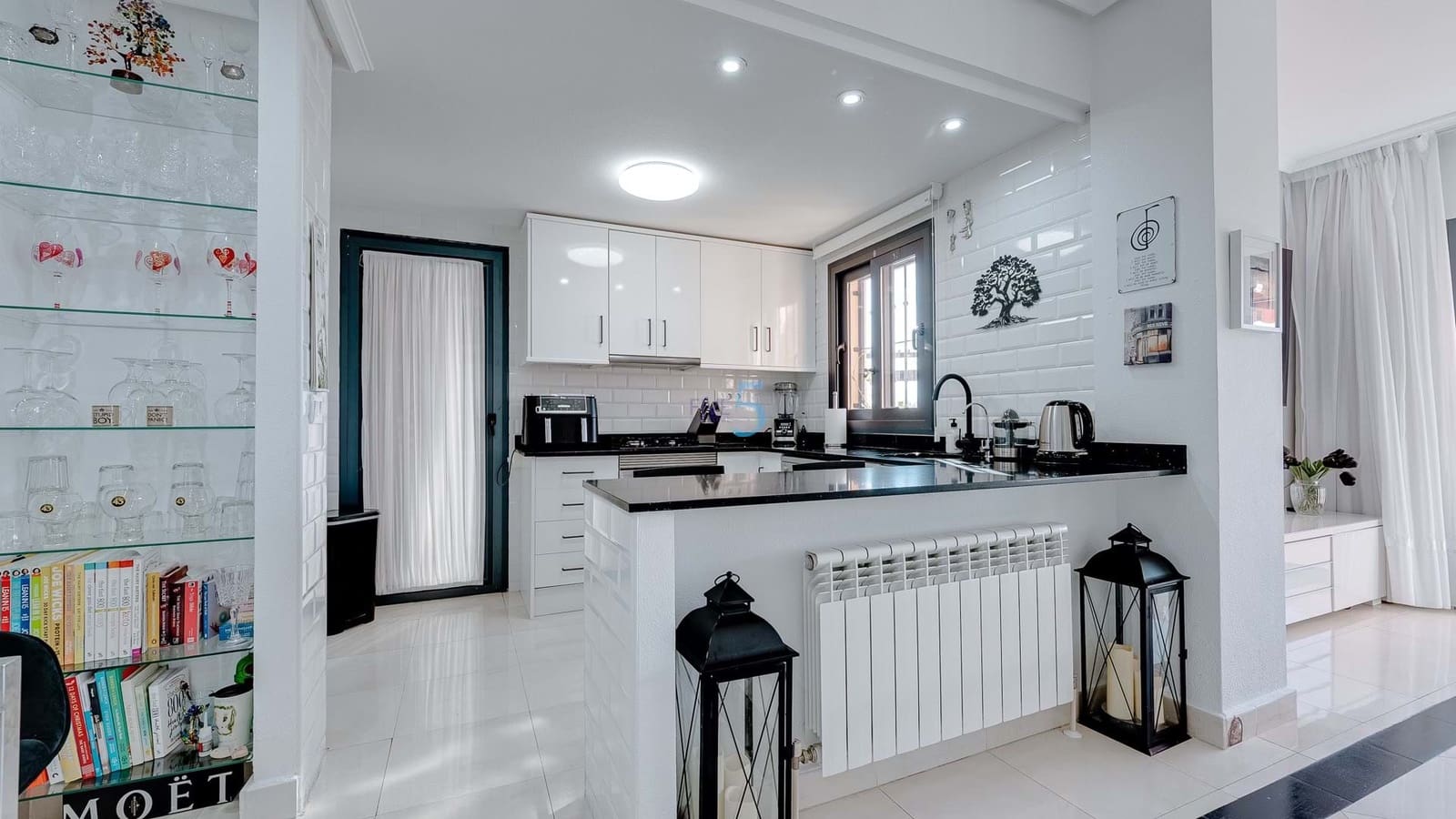 2 bedroom Apartment for sale in Villamartin with pool garage - € 255,000 (Ref: 9552661)