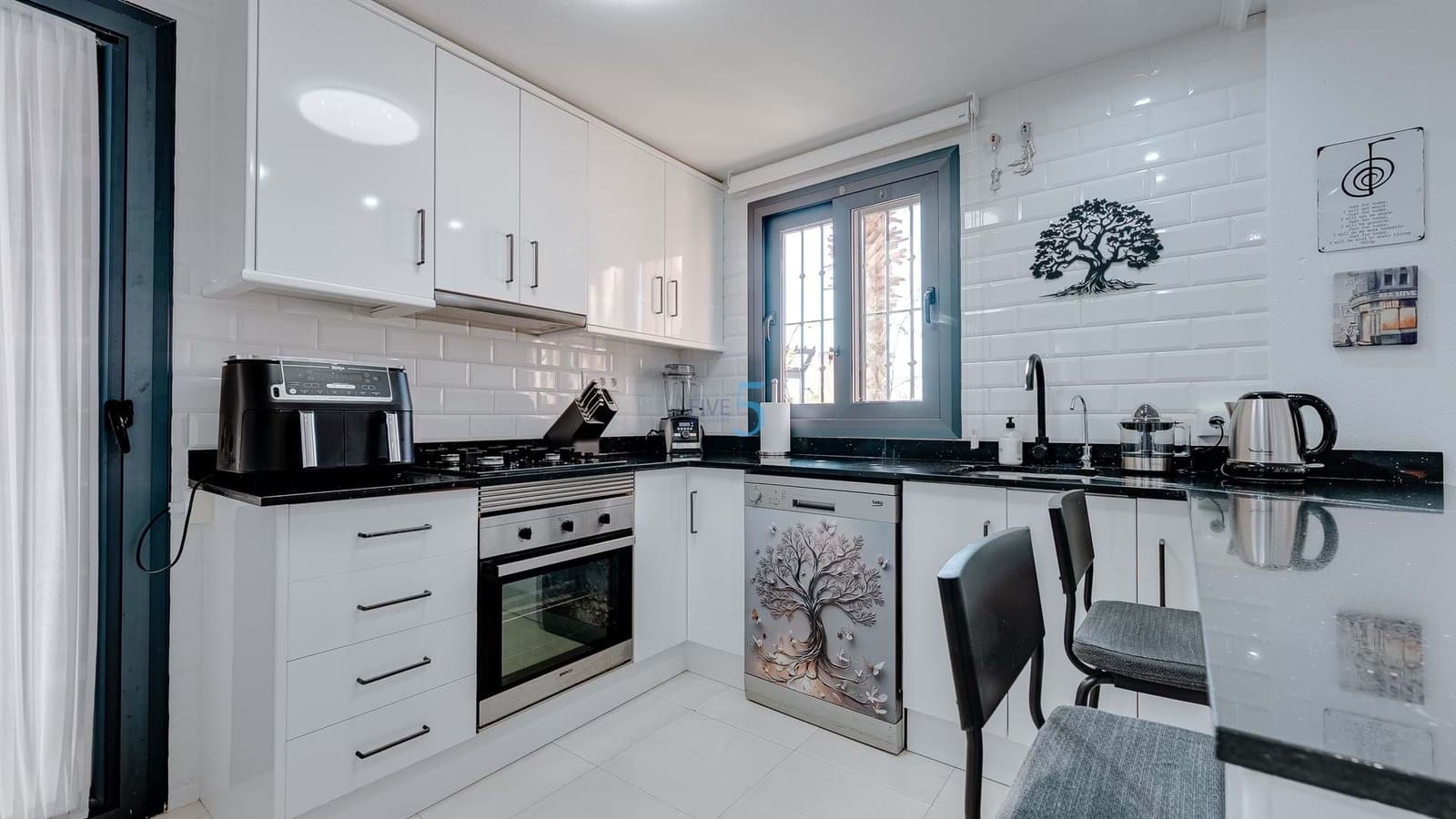 2 bedroom Apartment for sale in Villamartin with pool garage - € 255,000 (Ref: 9552661)