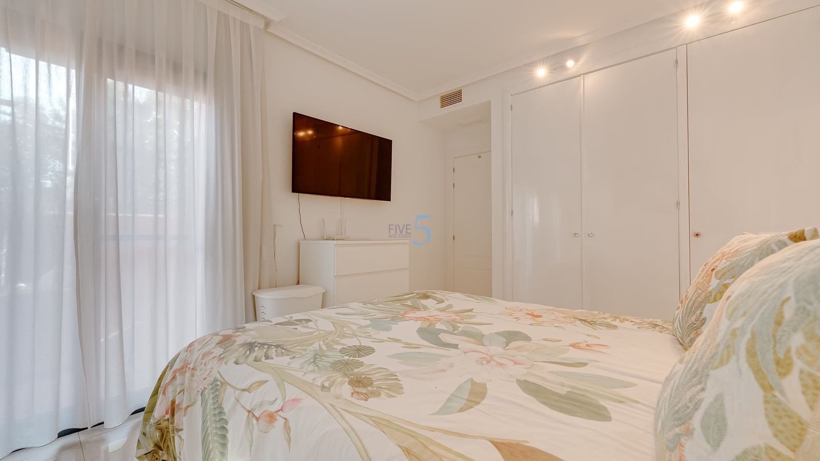 2 bedroom Apartment for sale in Villamartin with pool garage - € 255,000 (Ref: 9552661)