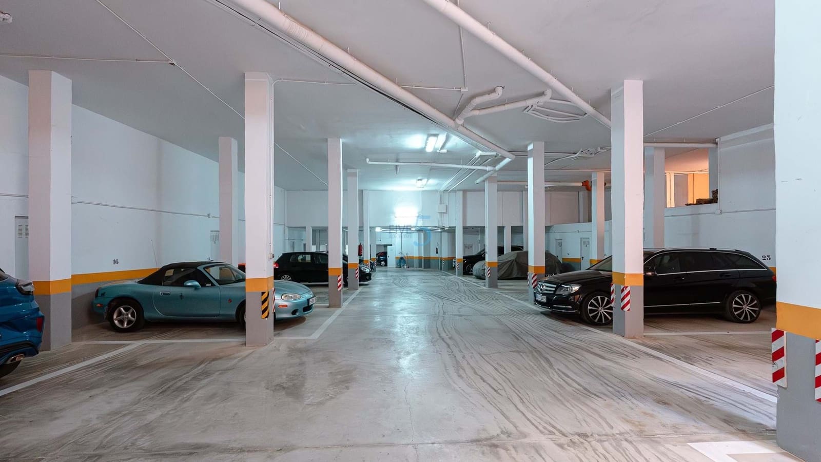 2 bedroom Apartment for sale in Villamartin with pool garage - € 255,000 (Ref: 9552661)