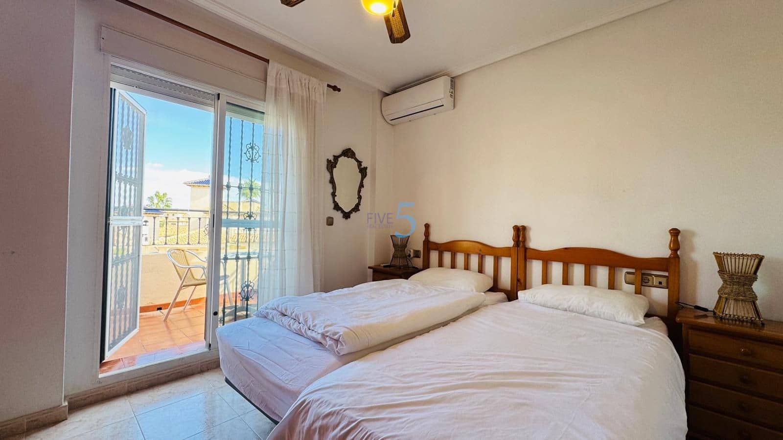 2 Zimmer Haus zu verkaufen in La Zenia mit Pool - 245.000 € (Ref: 9553189)