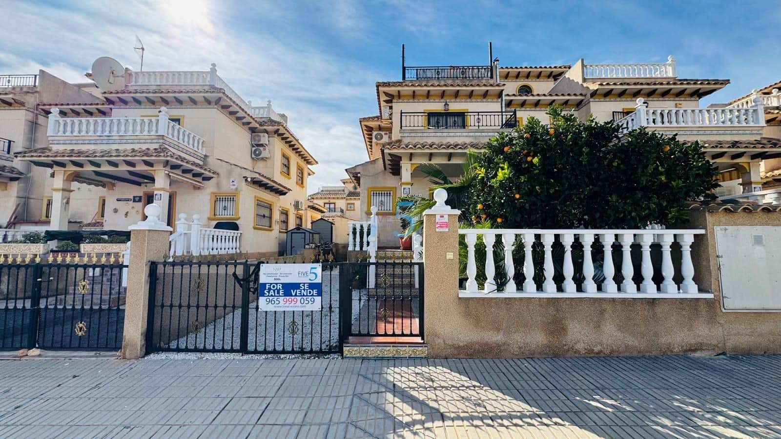 2 Zimmer Haus zu verkaufen in La Zenia mit Pool - 245.000 € (Ref: 9553189)