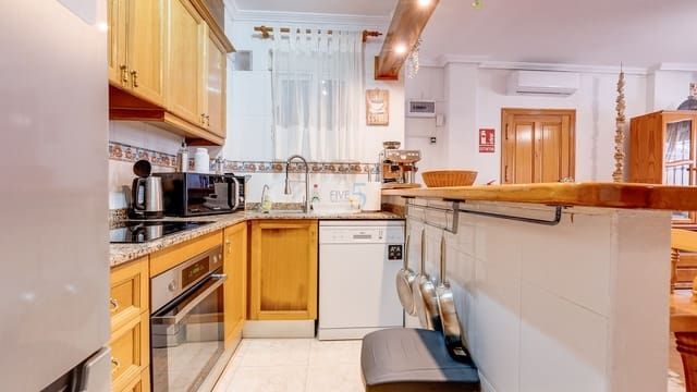 2 makuuhuone Omakotitalo myytävänä paikassa La Zenia, Orihuela mukana uima-altaan - 245 000 € (Ref: 9553189)