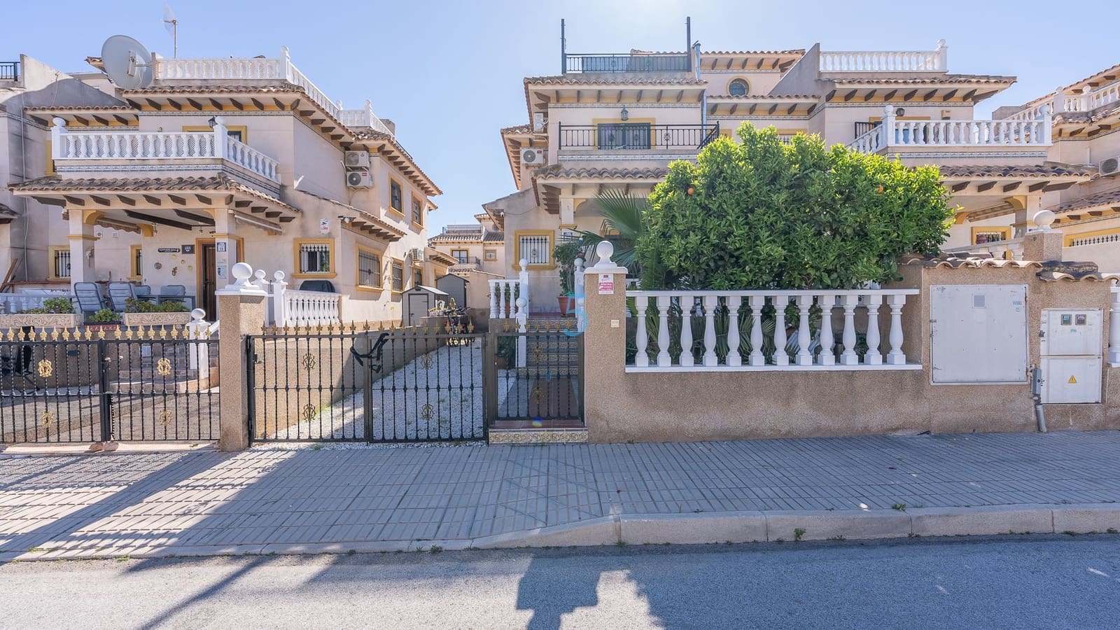 2 sypialnia Dom na sprzedaż w La Zenia z basenem - 230 000 € (Ref: 9553189)