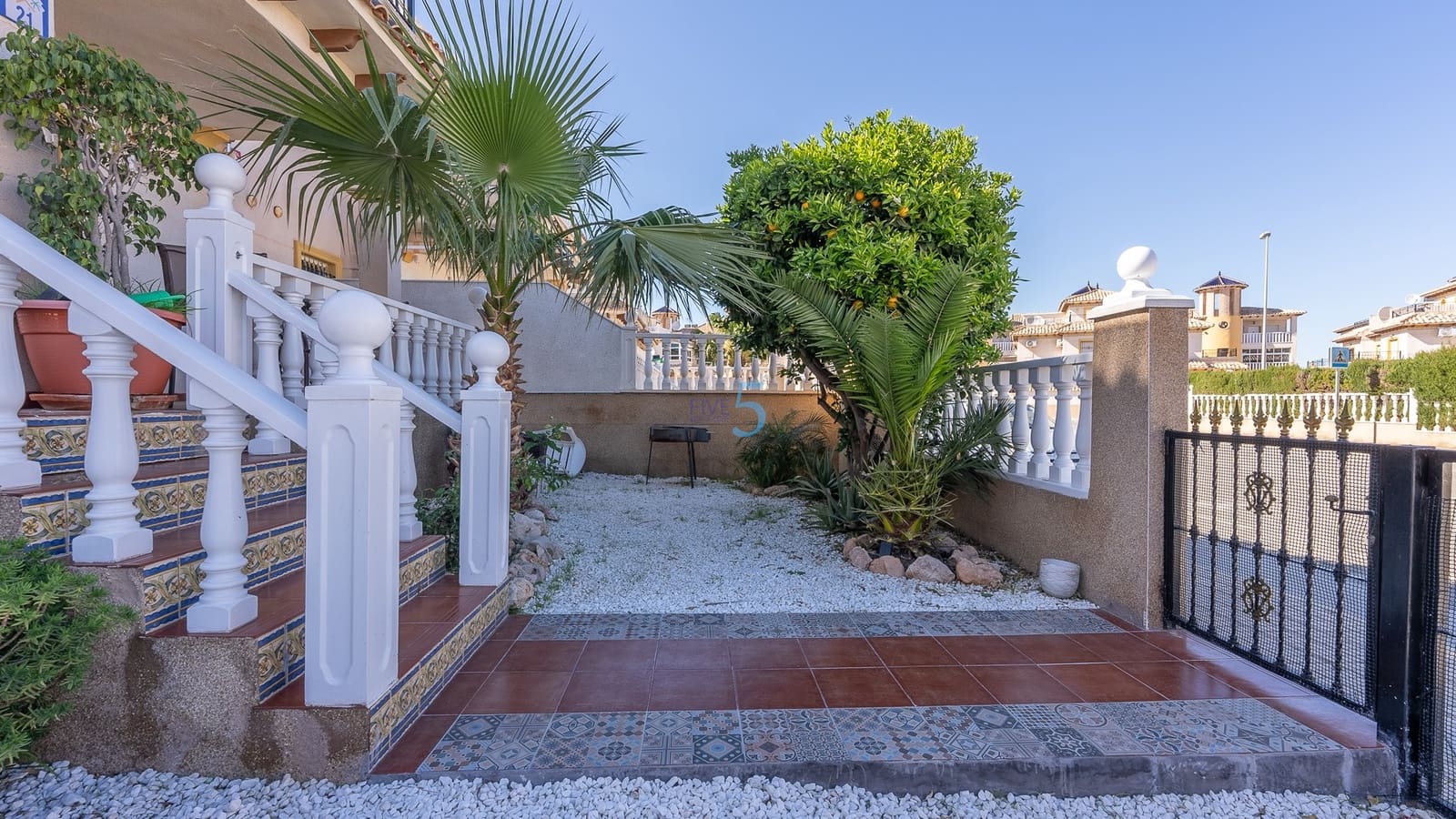 2 sypialnia Dom na sprzedaż w La Zenia z basenem - 230 000 € (Ref: 9553189)