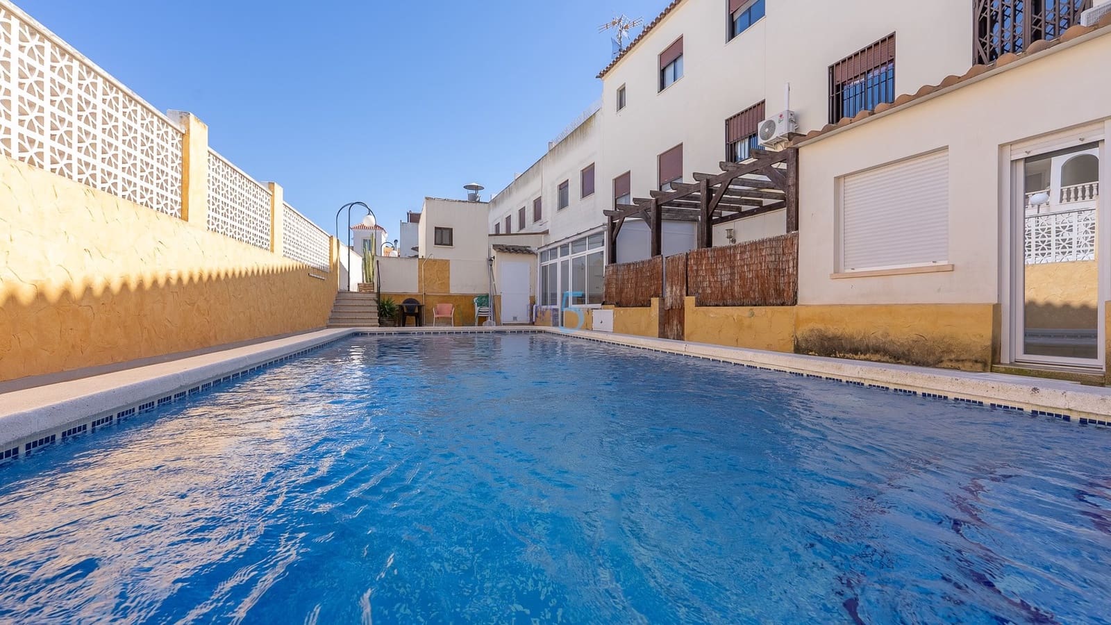 2 bedroom Apartment for sale in San Fulgencio with pool - € 140,000 (Ref: 9559758)