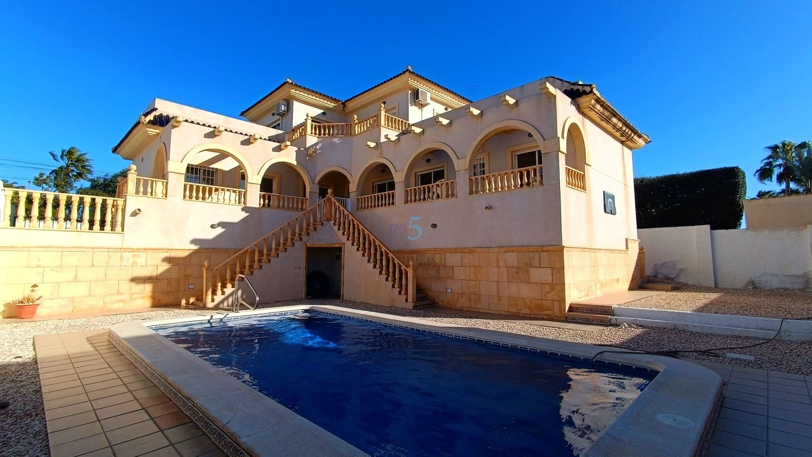 5 soveværelse Villa til salg i Ciudad Quesada med swimmingpool - € 499.995 (Ref: 9563786)