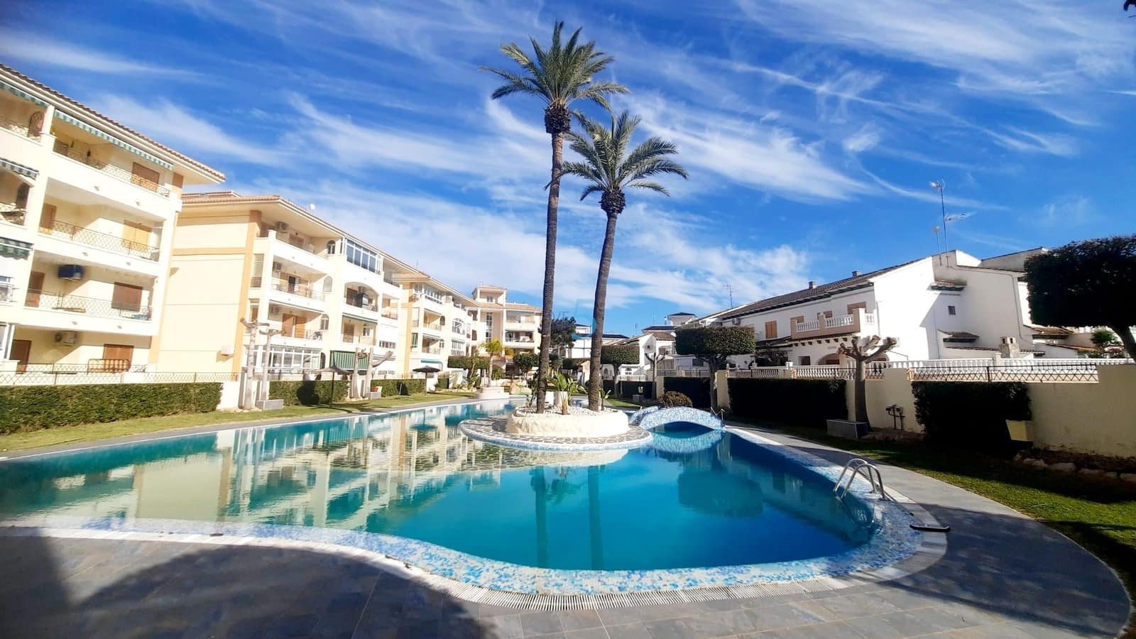 Studio for sale in La Mata with pool - € 118,000 (Ref: 9569269)