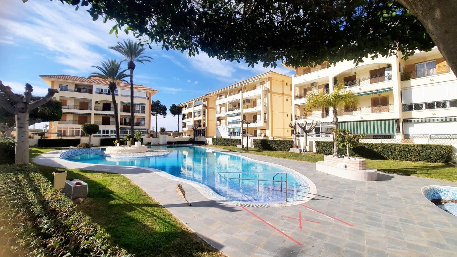 Studio for sale in La Mata with pool - € 118,000 (Ref: 9569269)