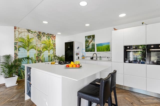 4 makuuhuone Huvila myytävänä paikassa Daya Nueva mukana uima-altaan 
autotalli - 595 000 € (Ref: 9569270)