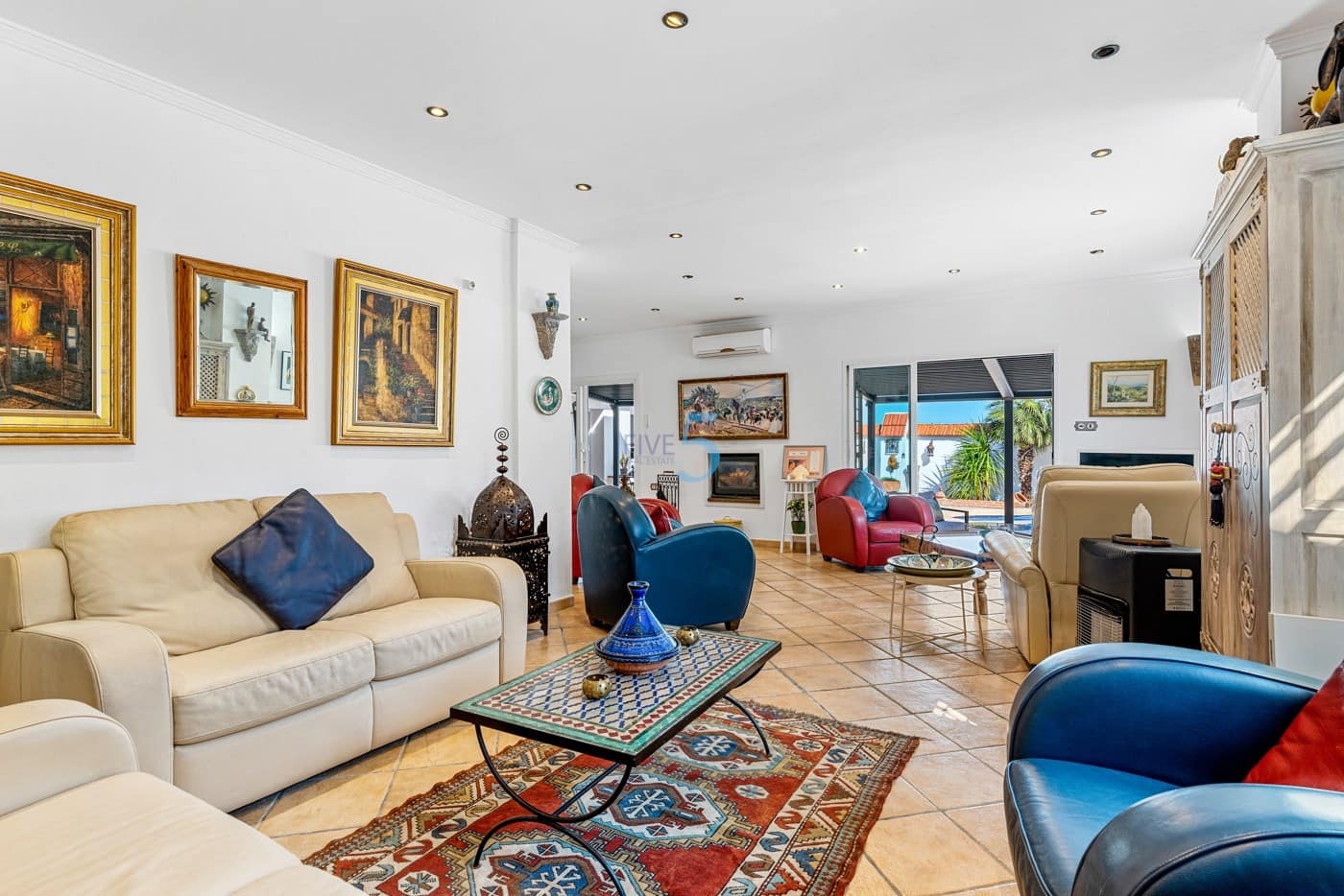 4 sypialnia Willa na sprzedaż w Daya Nueva z basenem garażem - 595 000 € (Ref: 9569270)