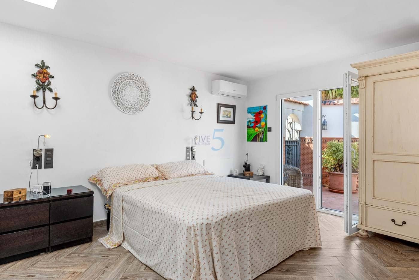 4 sypialnia Willa na sprzedaż w Daya Nueva z basenem garażem - 595 000 € (Ref: 9569270)