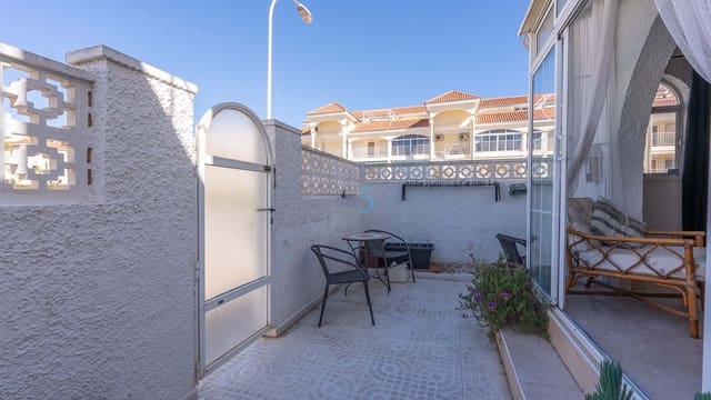 2 bedroom Bungalow for sale in Torrevieja - € 120,000 (Ref: 9570344)