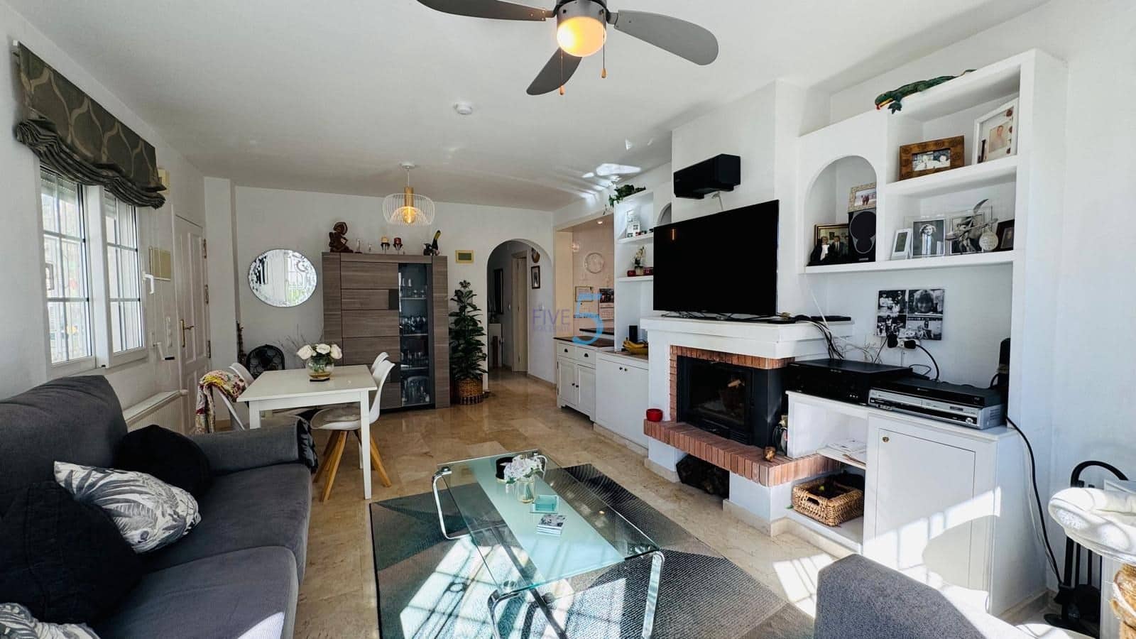 3 makuuhuone Huvila myytävänä paikassa Playa Flamenca mukana uima-altaan 
autotalli - 359 900 € (Ref: 9570345)