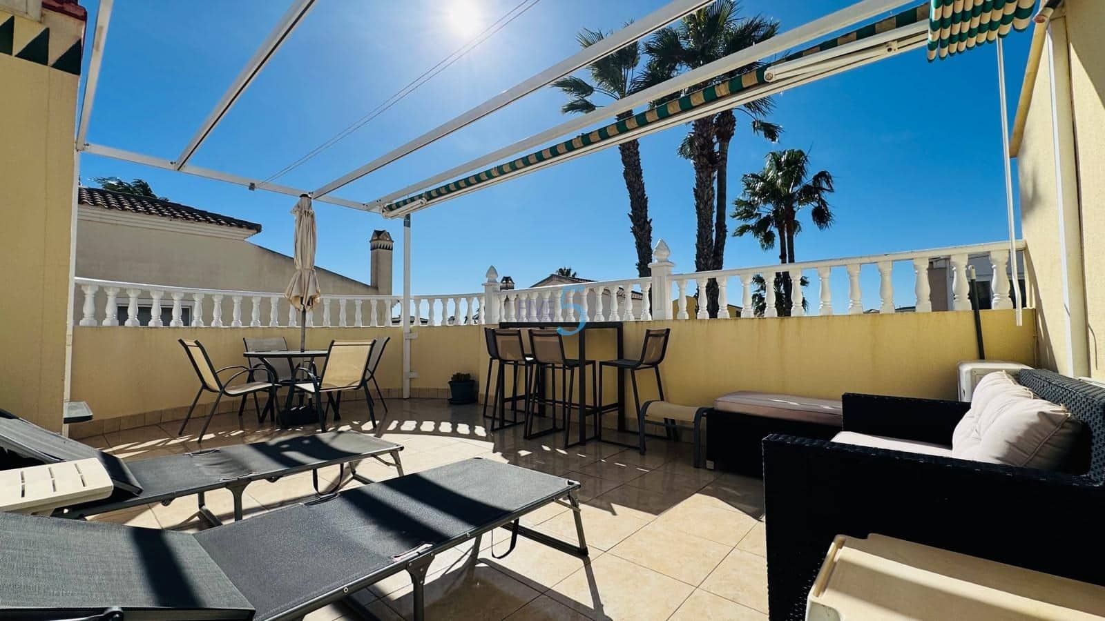 3 makuuhuone Huvila myytävänä paikassa Playa Flamenca mukana uima-altaan 
autotalli - 359 900 € (Ref: 9570345)