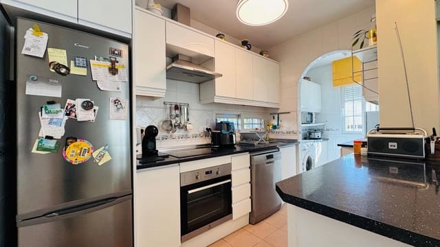 3 makuuhuone Huvila myytävänä paikassa Playa Flamenca, Orihuela mukana uima-altaan 
autotalli - 359 900 € (Ref: 9570345)