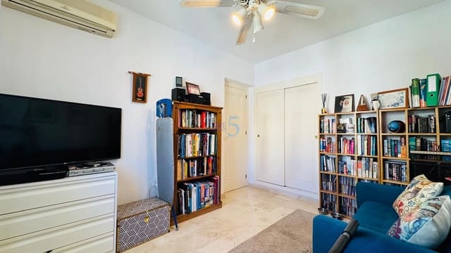 3 makuuhuone Huvila myytävänä paikassa Playa Flamenca, Orihuela mukana uima-altaan 
autotalli - 359 900 € (Ref: 9570345)