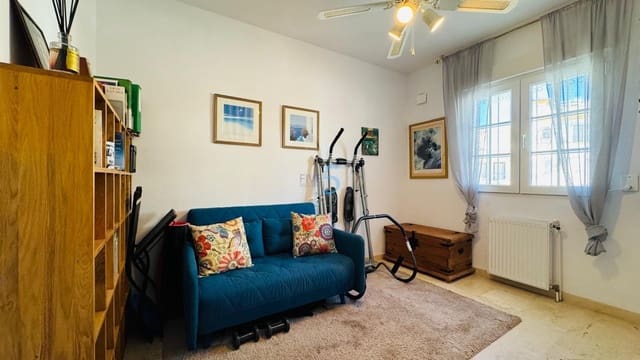 3 makuuhuone Huvila myytävänä paikassa Playa Flamenca, Orihuela mukana uima-altaan 
autotalli - 359 900 € (Ref: 9570345)