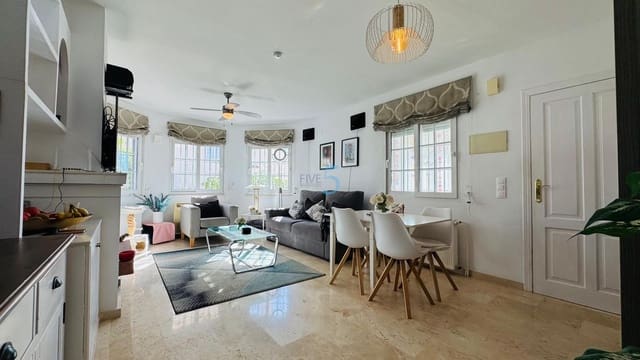 3 makuuhuone Huvila myytävänä paikassa Playa Flamenca, Orihuela mukana uima-altaan 
autotalli - 359 900 € (Ref: 9570345)