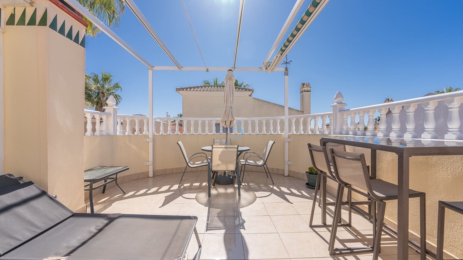 Chalet de 3 habitaciones en Playa Flamenca en venta con piscina garaje - 349.900 € (Ref: 9570345)