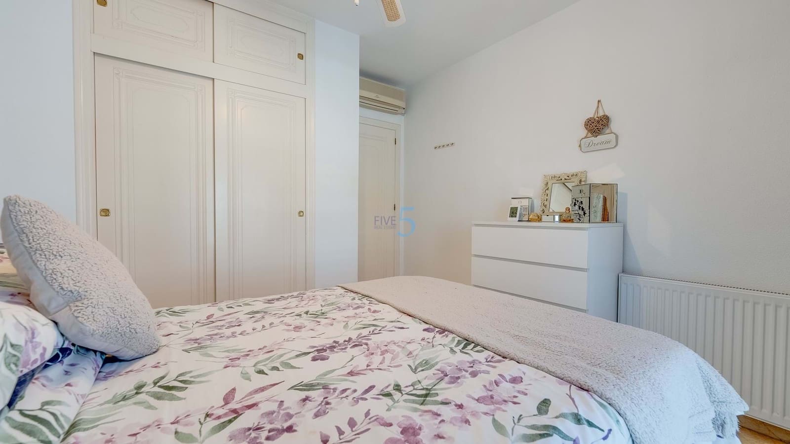 Chalet de 3 habitaciones en Playa Flamenca en venta con piscina garaje - 349.900 € (Ref: 9570345)