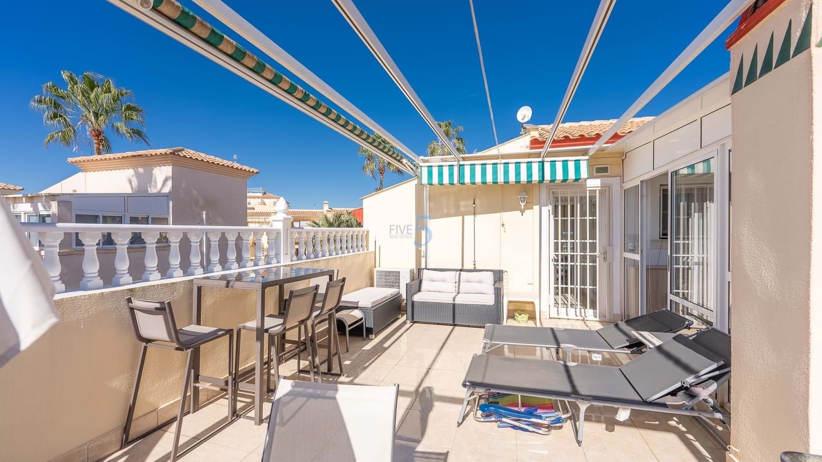 Chalet de 3 habitaciones en Playa Flamenca en venta con piscina garaje - 349.900 € (Ref: 9570345)