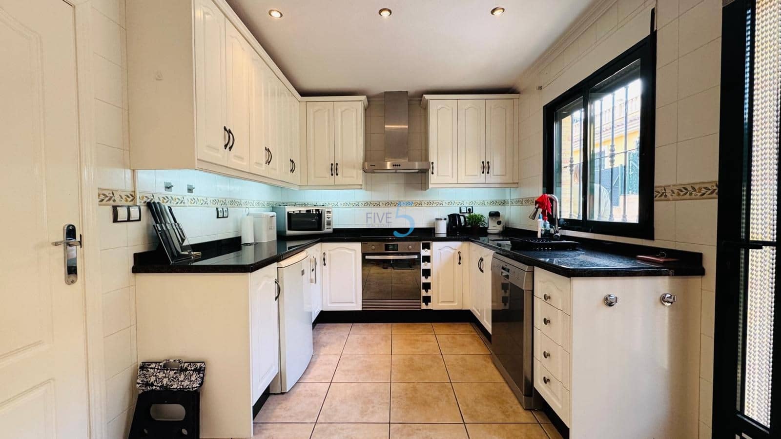 3 chambre Villa/Maison à vendre à Villamartin avec piscine garage - 329 000 € (Ref: 9570346)