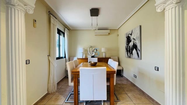 3 chambre Villa/Maison à vendre à Villamartin, Orihuela avec piscine garage - 329 000 € (Ref: 9570346)