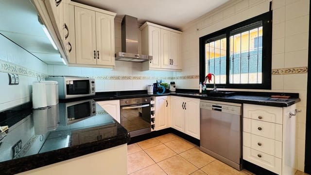 3 chambre Villa/Maison à vendre à Villamartin, Orihuela avec piscine garage - 329 000 € (Ref: 9570346)