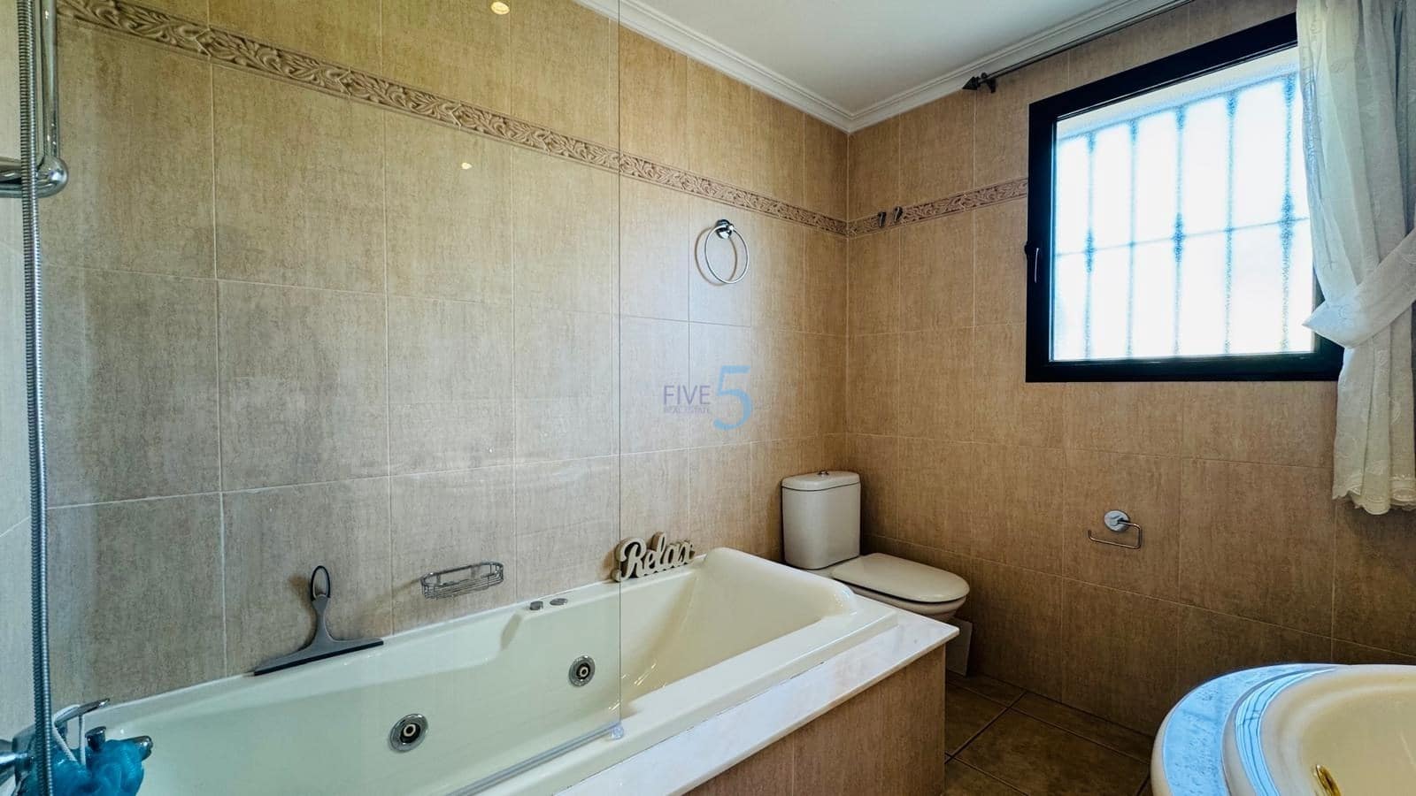 3 chambre Villa/Maison à vendre à Villamartin avec piscine garage - 329 000 € (Ref: 9570346)