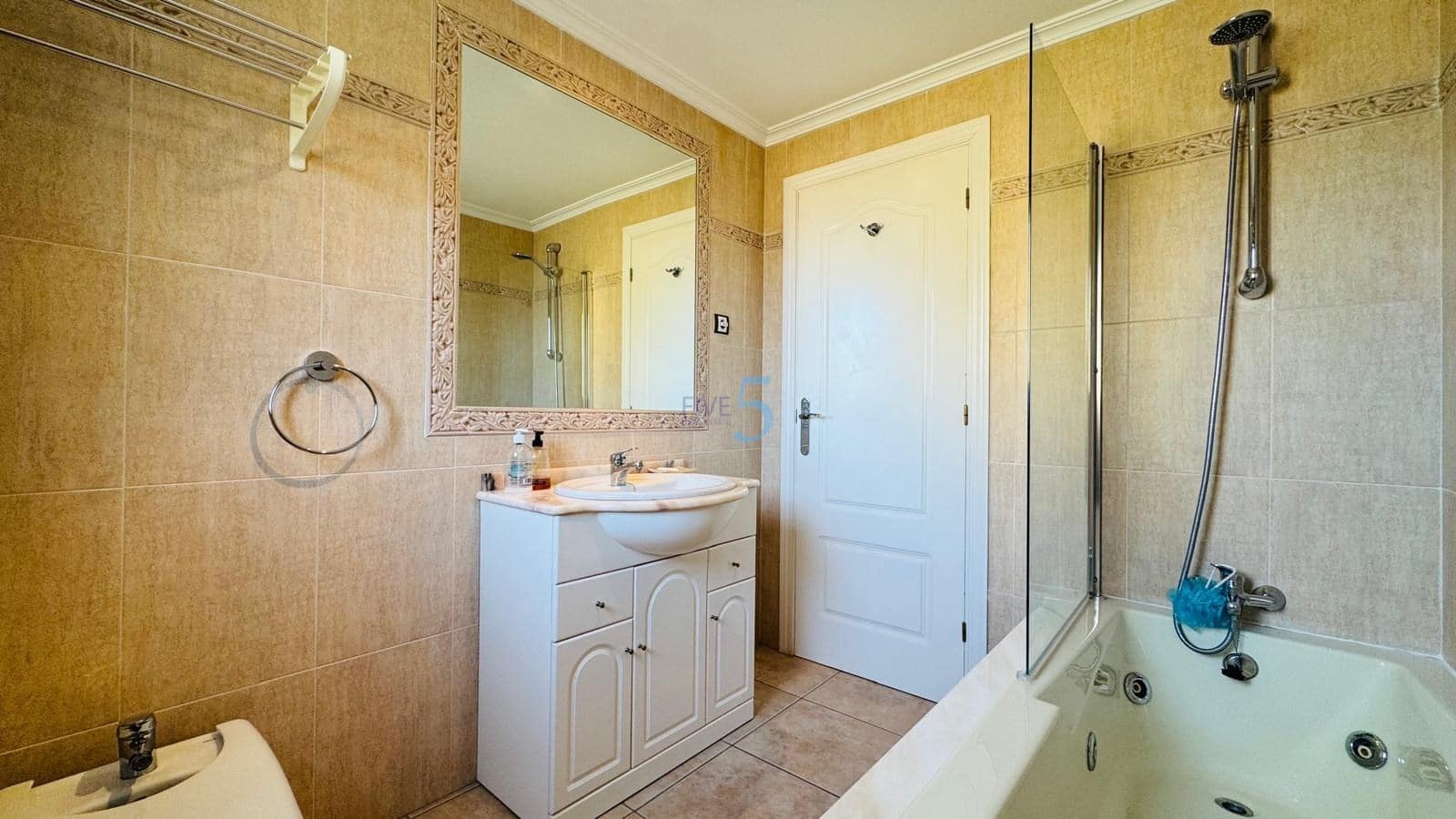 3 chambre Villa/Maison à vendre à Villamartin avec piscine garage - 329 000 € (Ref: 9570346)