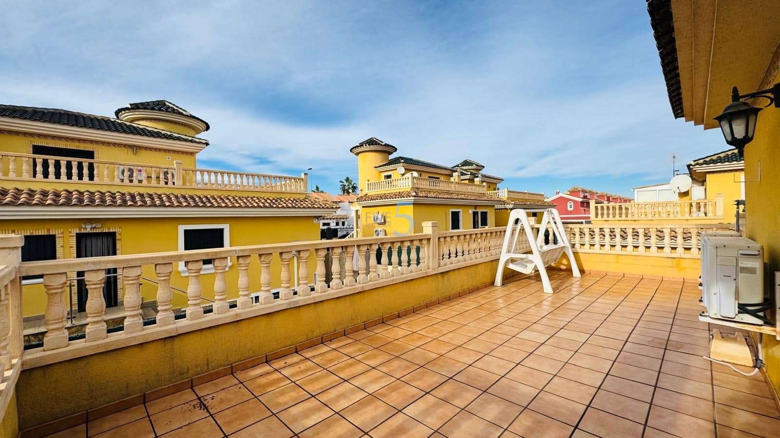 3 chambre Villa/Maison à vendre à Villamartin avec piscine garage - 329 000 € (Ref: 9570346)