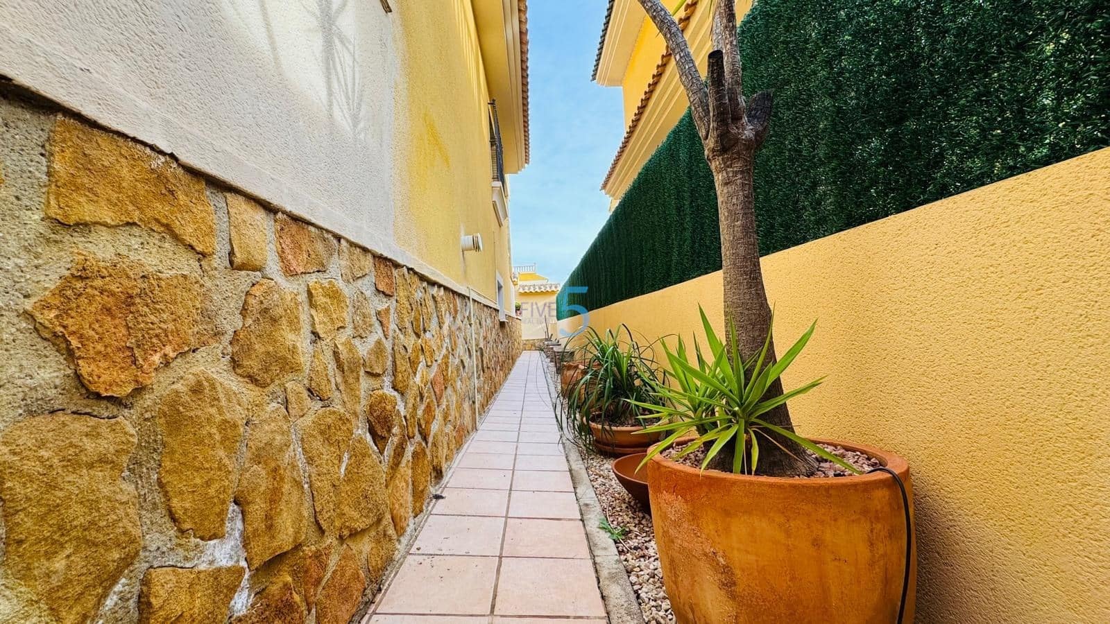 3 chambre Villa/Maison à vendre à Villamartin avec piscine garage - 329 000 € (Ref: 9570346)