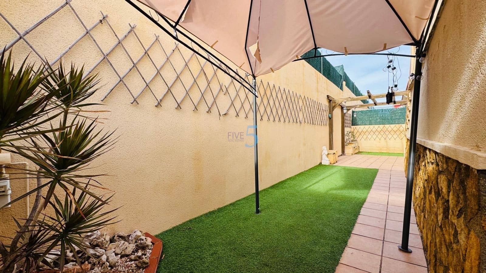 3 chambre Villa/Maison à vendre à Villamartin avec piscine garage - 329 000 € (Ref: 9570346)