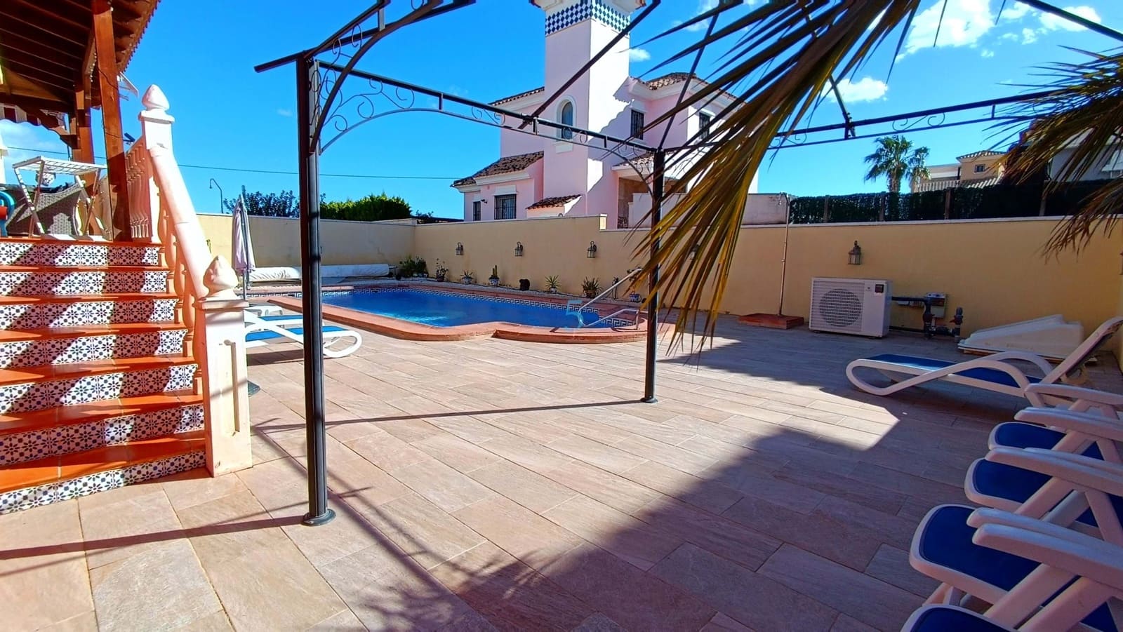 3 bedroom Villa for sale in Lo Crispin with pool - € 349,995 (Ref: 9571990)