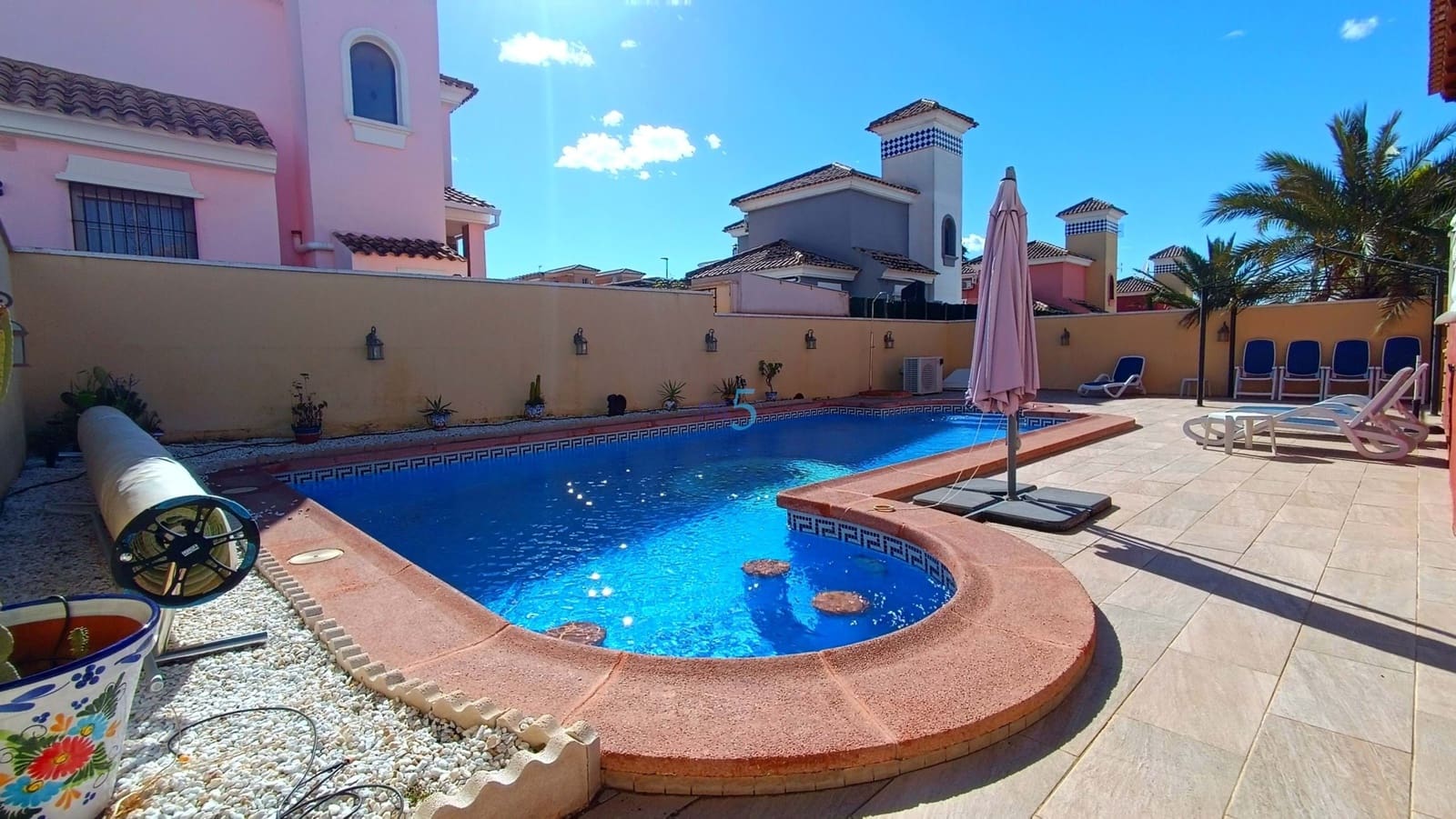 3 bedroom Villa for sale in Lo Crispin with pool - € 349,995 (Ref: 9571990)